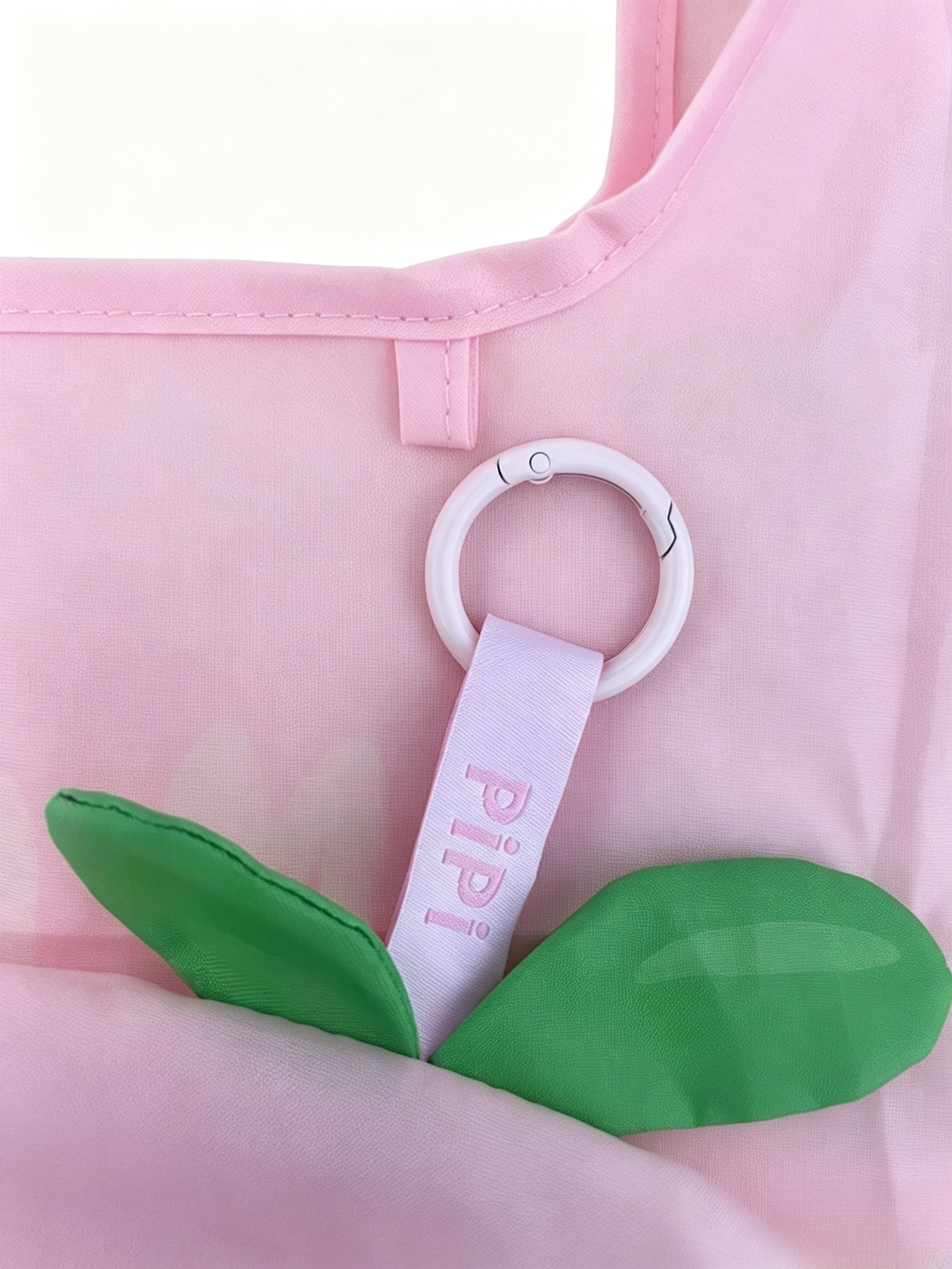 Pipi Tote bag